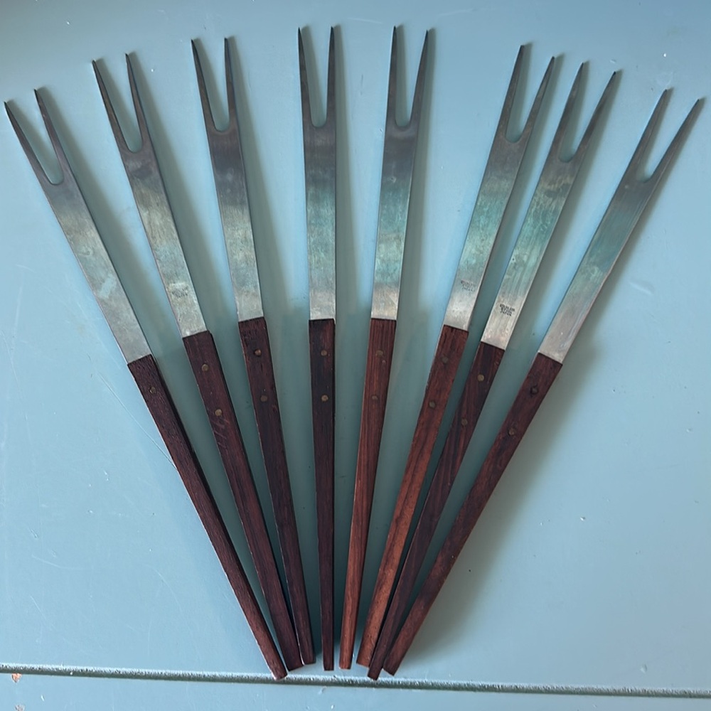 Set of 8 Vintage Japanese Teak and Stainless Steel MCM Fondue Forks - Picture 3 of 6